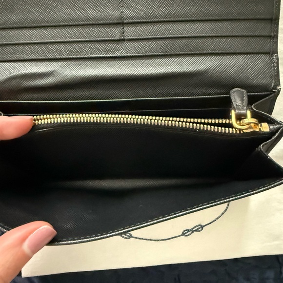 Prada Black Saffiano Fiocco Leather Bow Continental Wallet - Picture 11 of 17